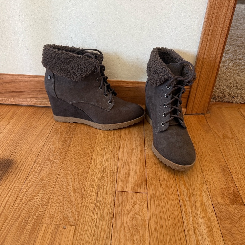 Dana Buchman Dark Brown Wedge Boots